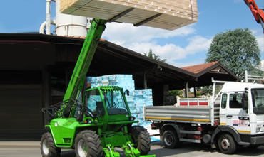 Autogru per costruzione tetti